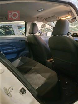 نيسان فيرسا